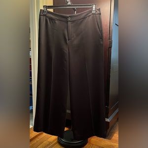 Lauren black wide legged size 8 pants- soft and chic